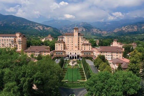 Broadmoor-Hotel-Aerial-Front